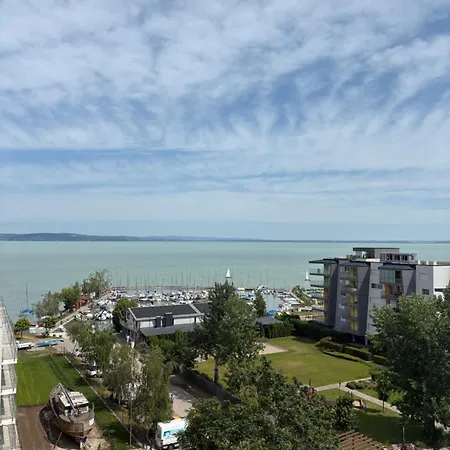 Rm Panorama 아파트 *